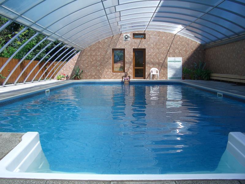 Hotelový krytý bazén