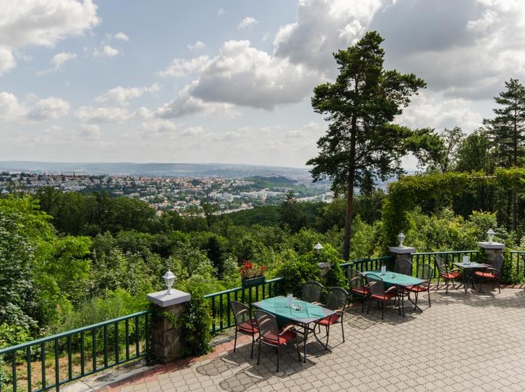 Hotel Myslivna Brno Letní terasa 2