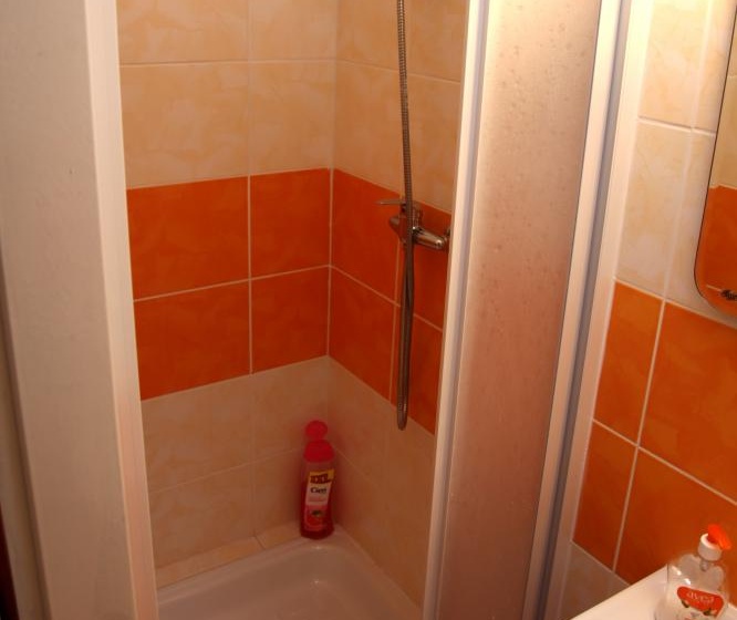 Apartmán č.10 - sprchový kout