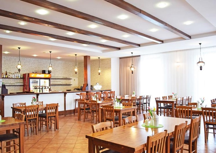 Restaurace a Penzion U Kostela 1168543851 2